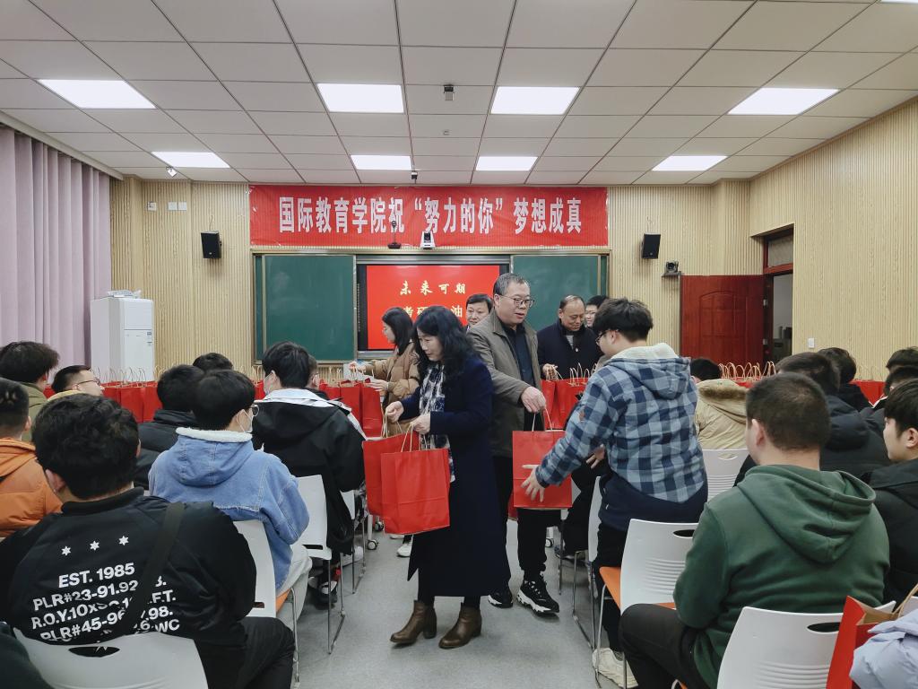 crown sport官方网站